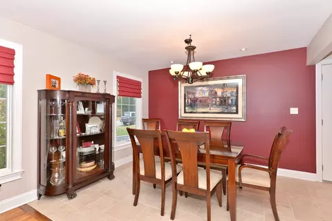 24 Leonard Dr, Waldwick, NJ 07463 photo 4