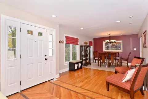 24 Leonard Dr, Waldwick, NJ 07463 photo 3