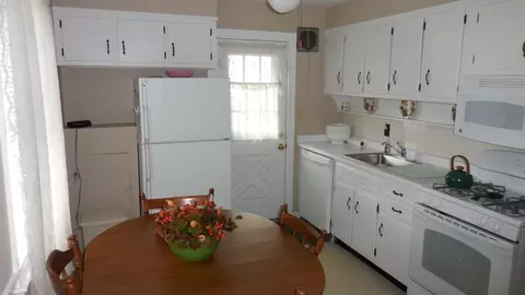 8 Pierrepont Ave, Middlesex, NJ 08846 photo 5