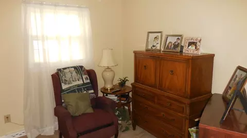8 Pierrepont Ave, Middlesex, NJ 08846 photo 8