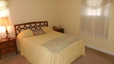 8 Pierrepont Ave, Middlesex, NJ 08846 photo 6