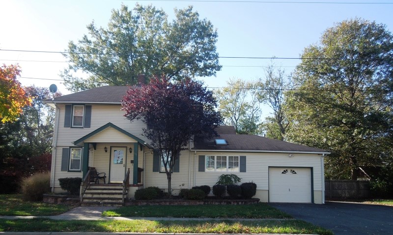 427 D St, Middlesex, NJ 08846 photo 1