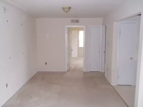 914 Yorkshire Dr, Flemington, NJ 08822 photo 5
