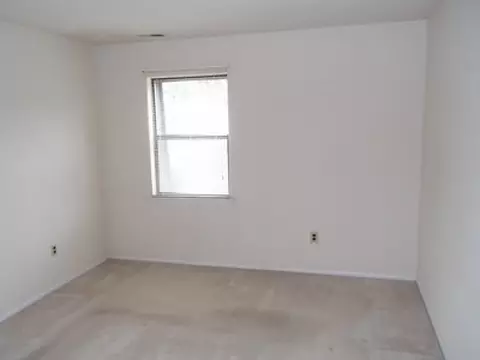 914 Yorkshire Dr, Flemington, NJ 08822 photo 9