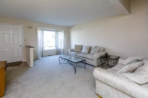 13 Sycamore Rd, Middlesex, NJ 08846 photo 3