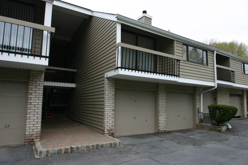 20 South Ct, Clinton, NJ 08809 photo 1