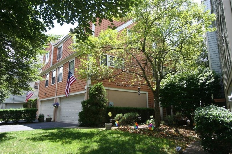 20 Tanager Ct, Wayne, NJ 07470 photo 1