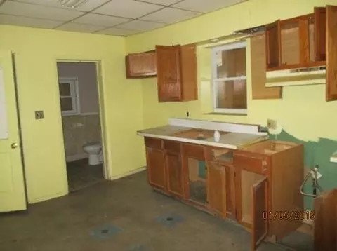 663 W 3rd St, Plainfield, NJ 07060 photo 8
