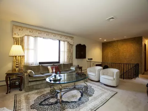 34 Boonstra Dr, Wayne, NJ 07470 photo 2