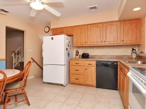 19 Camillo Dr, Wayne, NJ 07470 photo 8