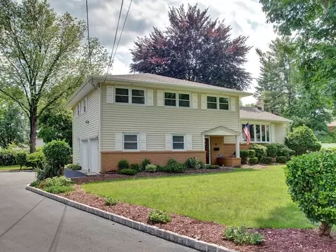 19 Camillo Dr, Wayne, NJ 07470 photo 2