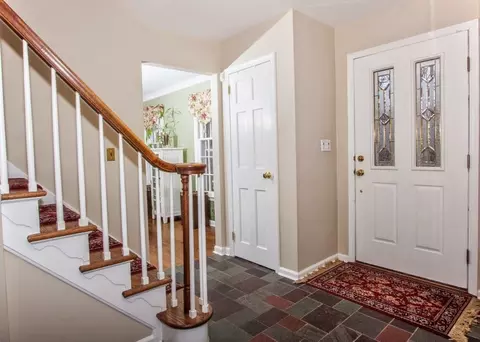 19 Lynnfield Dr, Morristown, NJ 07960 photo 2