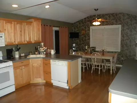 2 Alan Ct, Clark, NJ 07066 photo 2