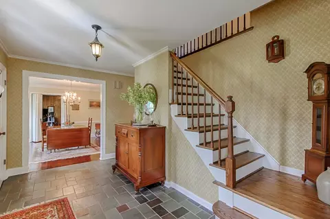 8 Anthony Wayne Rd, Morristown, NJ 07960 photo 2