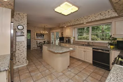 5 Stembrook Rd, Montvale, NJ 07645 photo 8