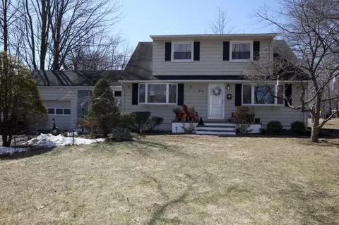 210 Spring Valley Rd, Paramus, NJ 07652 photo 1