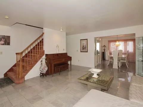 113 Plum Tree Ln, Union, NJ 07083 photo 6