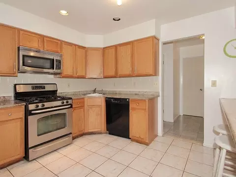 113 Plum Tree Ln, Union, NJ 07083 photo 9