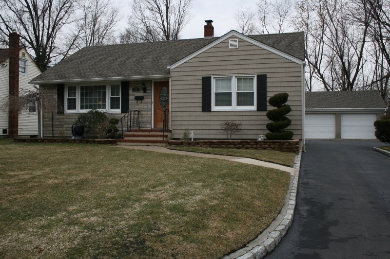 17 Lefferts Ln, Clark, NJ 07066 photo 1