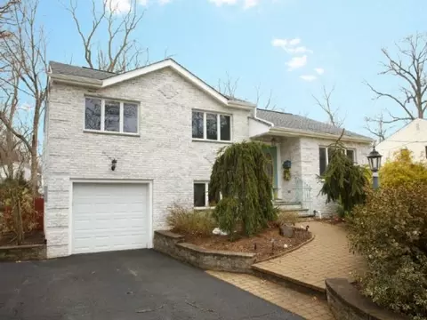 195 Mayfair Rd, Paramus, NJ 07652 photo 1