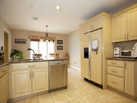 195 Mayfair Rd, Paramus, NJ 07652 photo 6