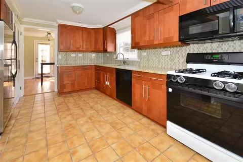 12 Macgregor Ct, Waldwick, NJ 07463 photo 5