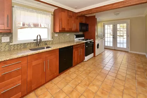 12 Macgregor Ct, Waldwick, NJ 07463 photo 6