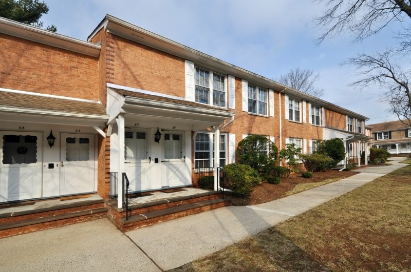 59 Briarwood Path, Clark, NJ 07066 photo 1