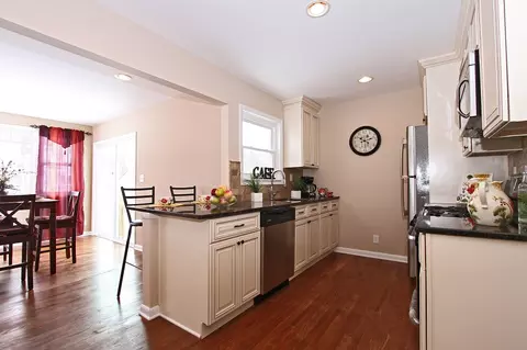 12 Dean Ter, Union, NJ 07083 photo 2
