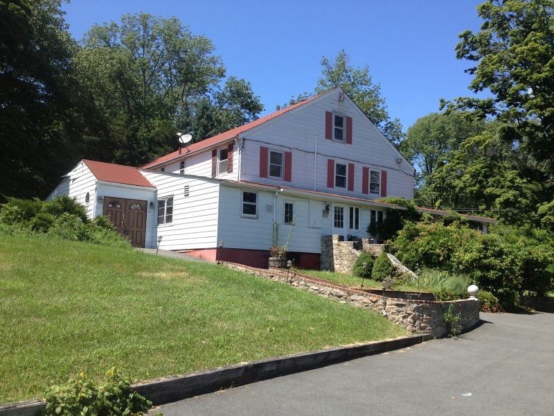 60 Flanders Drakestown Rd, Flanders, NJ 07836