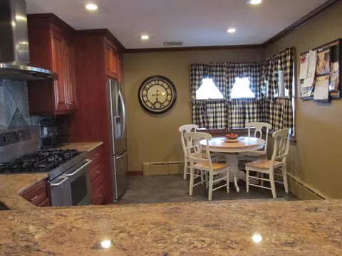 85 Player Ave, Edison, NJ 08817 photo 3