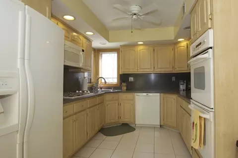 668 Pascack Rd, Paramus, NJ 07652 photo 5