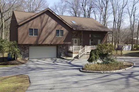668 Pascack Rd, Paramus, NJ 07652 photo 1