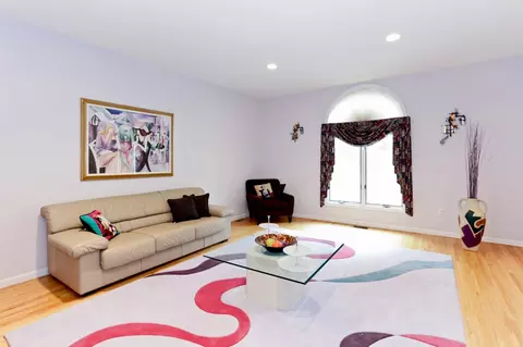 175 E Springbrook Dr, Gillette, NJ 07933 photo 3