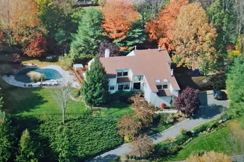 19 Forest Ridge Rd, Upper Saddle River, NJ 07458 photo 1