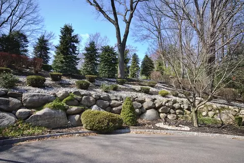 20 Shadow Rd, Upper Saddle River, NJ 07458 photo 23