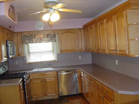 69 Greenbrook Rd, Middlesex, NJ 08846 photo 4