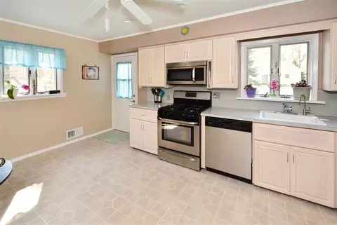 96 E Prospect St, Waldwick, NJ 07463 photo 5