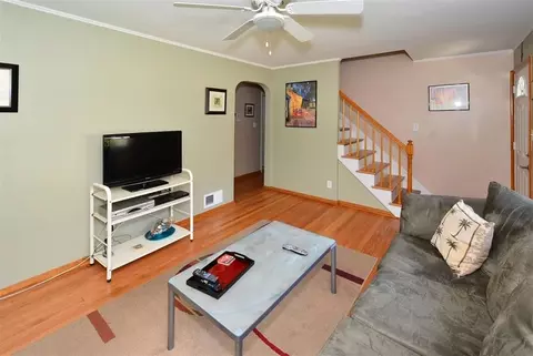 96 E Prospect St, Waldwick, NJ 07463 photo 3