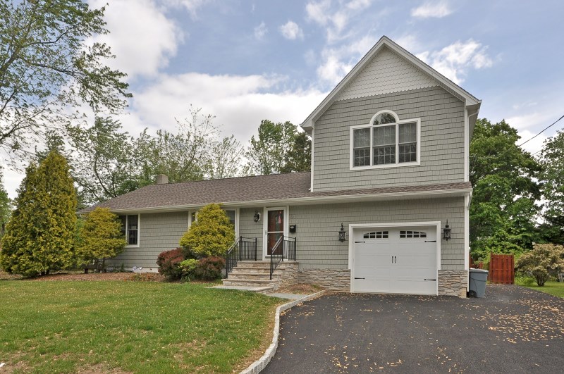 50 Rumana Rd, Wayne, NJ 07470 photo 1