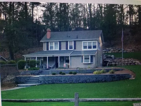 2 Red Mine Rd, Wanaque, NJ 07465 photo 1