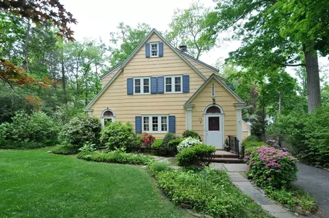75 Pine Grove Ave, Summit, NJ 07901 photo 2
