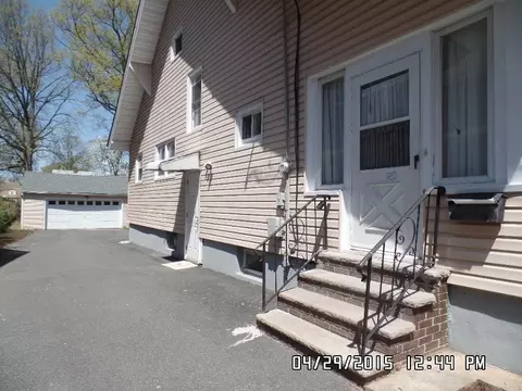 435 E 3rd Ave, Roselle, NJ 07203 photo 2