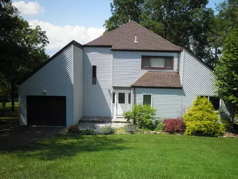 5 Mcintosh Ln, Hampton, NJ 08827 photo 1