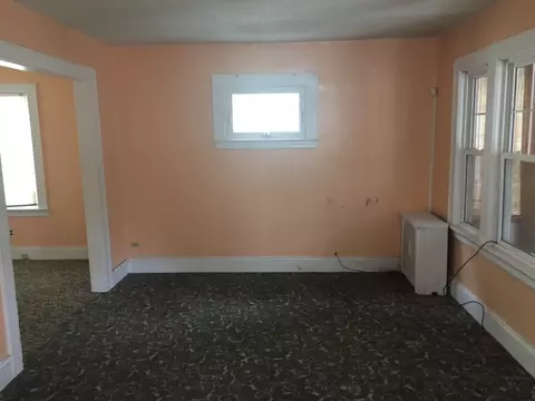 314 E 4th Ave, Roselle, NJ 07203 photo 3