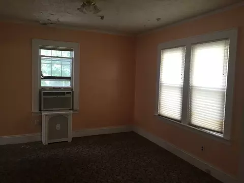 314 E 4th Ave, Roselle, NJ 07203 photo 4