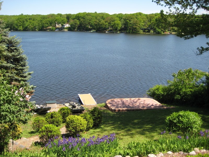 14 Laketop Dr, Newton, NJ 07860 photo 1
