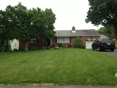 76 Terhune Rd, Clark, NJ 07066 photo 1