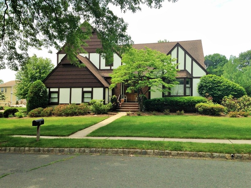 42 Benjamin Dr, Springfield, NJ 07081 photo 1