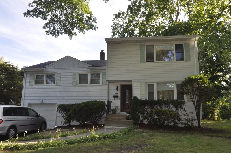 224 Morningside Rd, Paramus, NJ 07652 photo 1